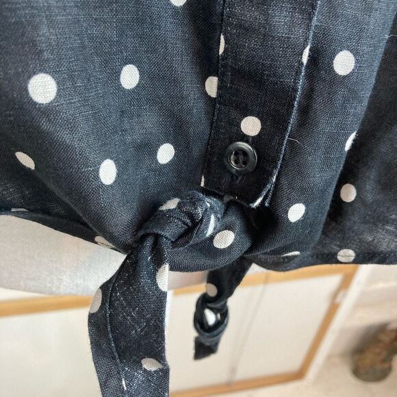 Chicos No Iron Linen Polka Dot Button-Up Shirt hi lo ties at waist (2) - Picture 6 of 12